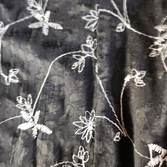 3/$35 Excellent used condition - Alia dress shirt - Picture 3 of 4